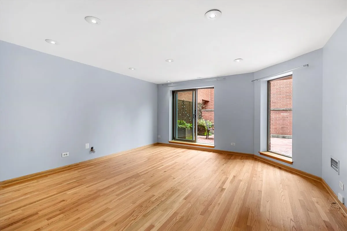 3 bed, 2.5 bath, 1652 sqft, $4,250 — Photo 4