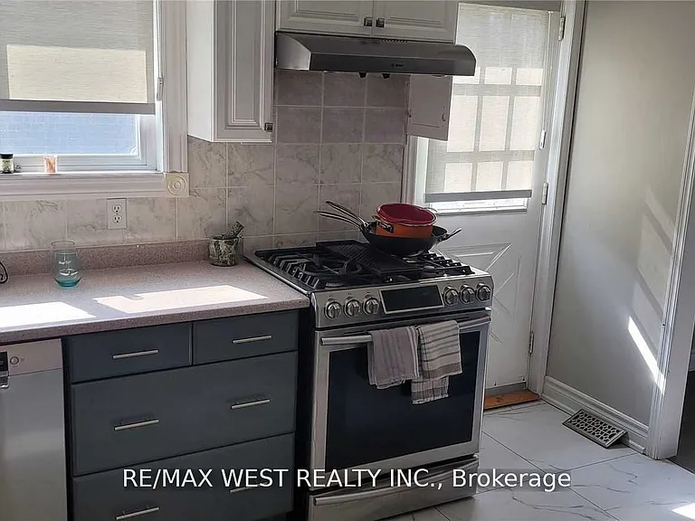 51 Monterrey Dr #UPPER — Photo 12