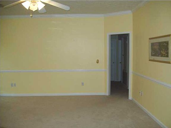 4th image of 242 Lakeshore Dr