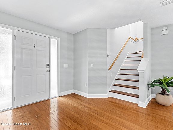 5th image of 221 Prince William Ct
