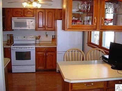 Kitchen breakfast bar