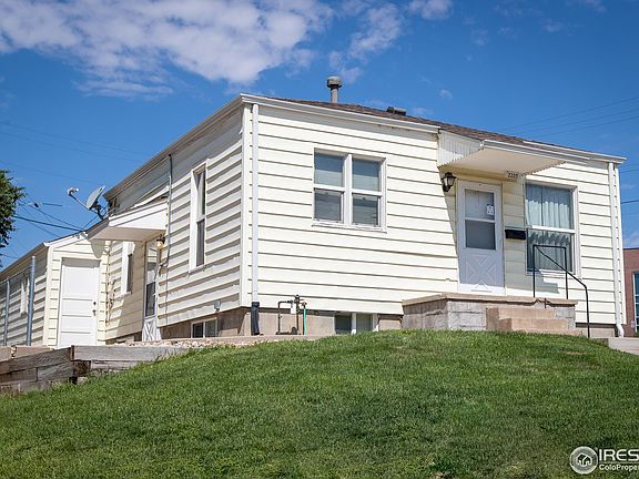 3rd image of 2203 10th Ave