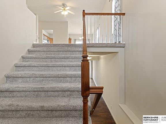 2nd image of 15210 Camden Cir