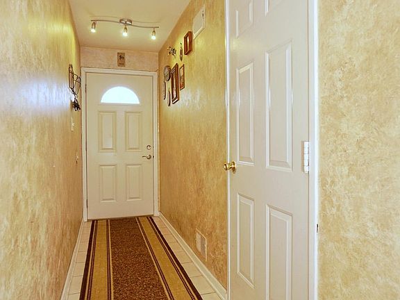 3rd image of 31 Woodcutters Ln