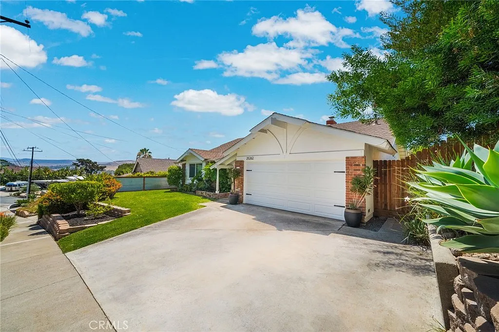 3 bed, 1724 sqft, $7,000 — Photo 2