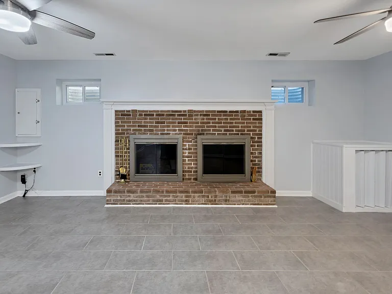 6414 Seven Oaks Ct — Photo 9