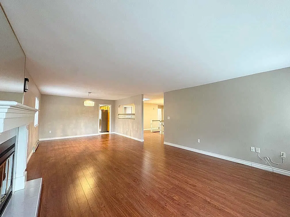 4 bed, 2370 sqft, $3,700 — Photo 3