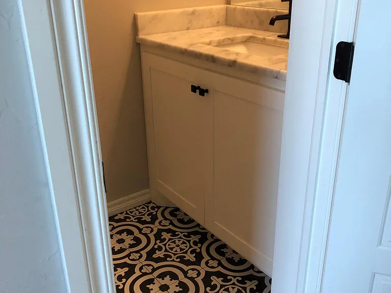 2404 Thornberry Ln — Photo 9