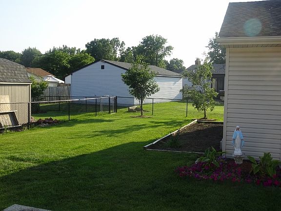 5th image of 50573 Westwood Ct