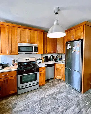 Rented by Landmark International Real Estate, LLC | media 3