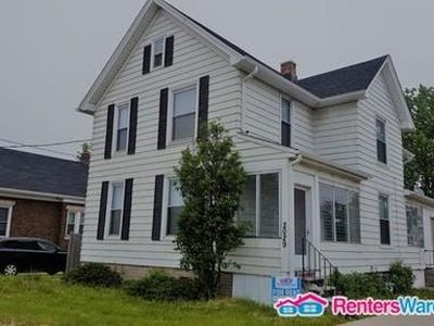 2029 Douglas Ave, Racine, WI, 53402