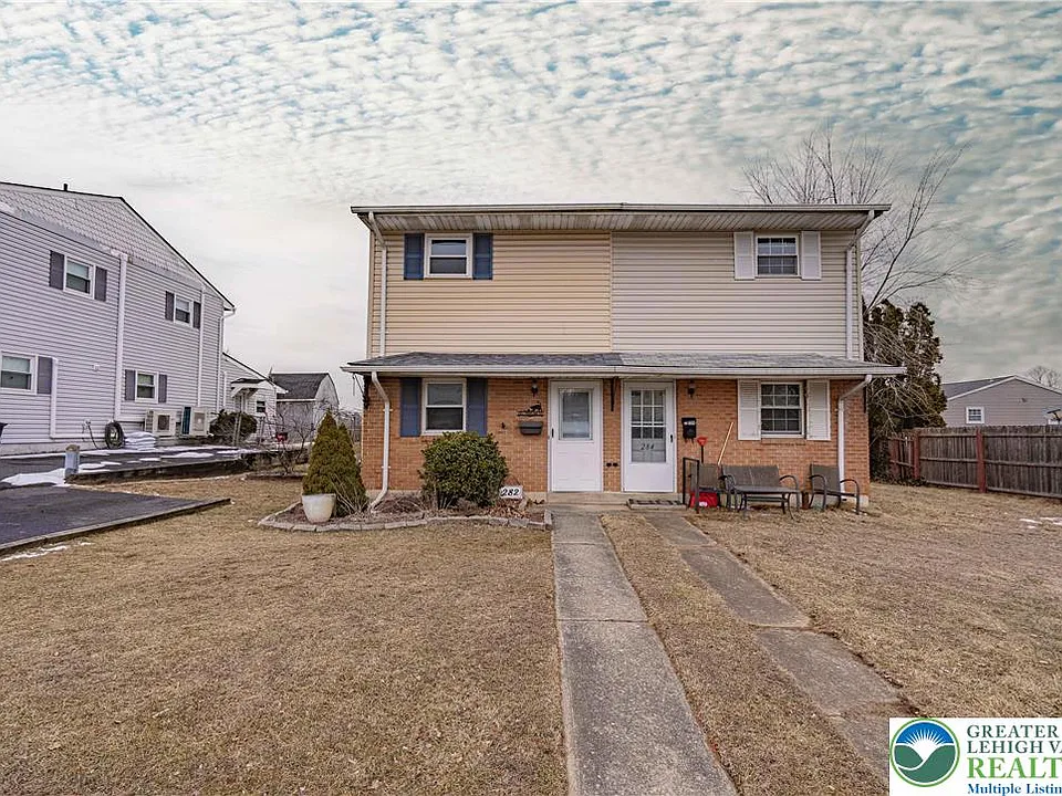 282 Poplar St
