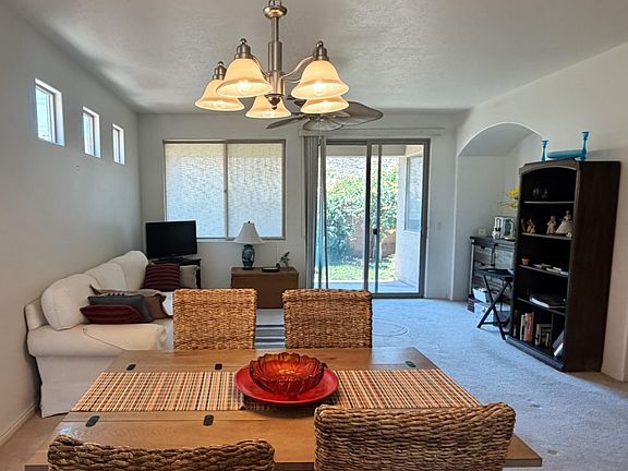 4th image of 912 N Echo Ln