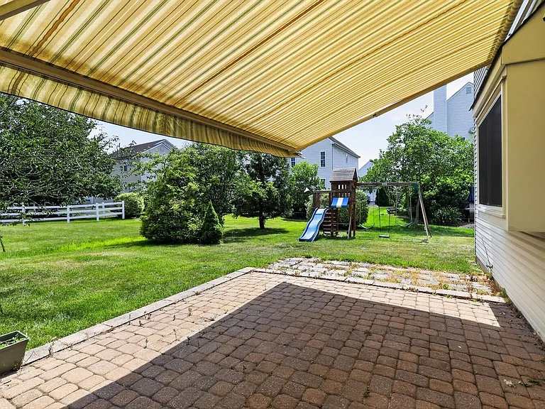 402 Candlewood Way — Photo 43
