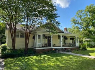 402 S Leflore Ave, Cleveland, MS 38732