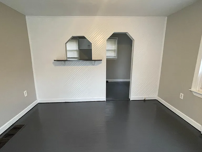 633 Commercial Ave #GARAGE — Photo 4