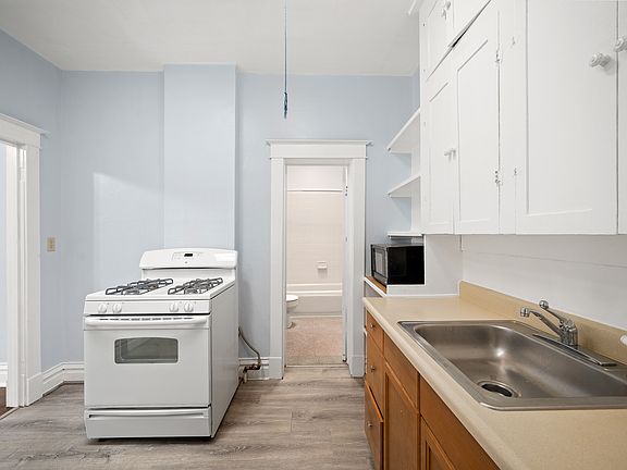 5th image of 1825 N Elm St #3