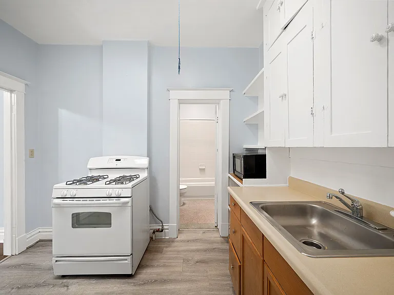 1825 N Elm St #3 — Photo 5