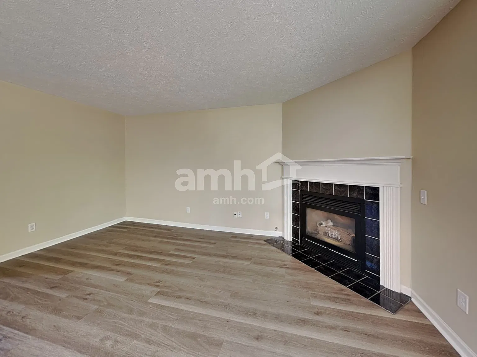4 bed, 2.5 bath, 3278 sqft, $2,825 — Photo 4