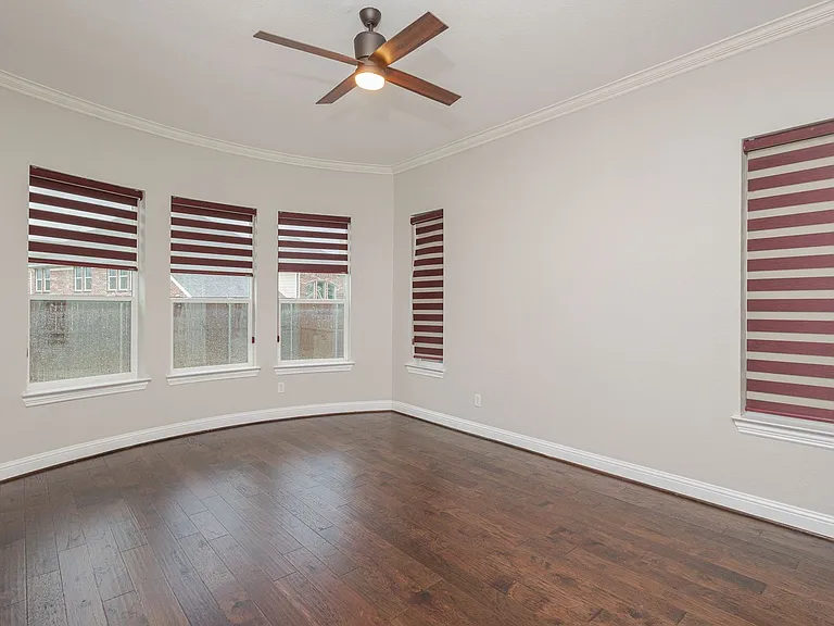 9704 Tanen Dr — Photo 6