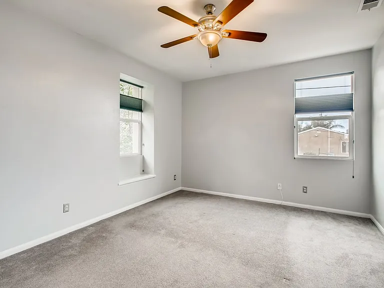 4300 Newton Ave #32 — Photo 14