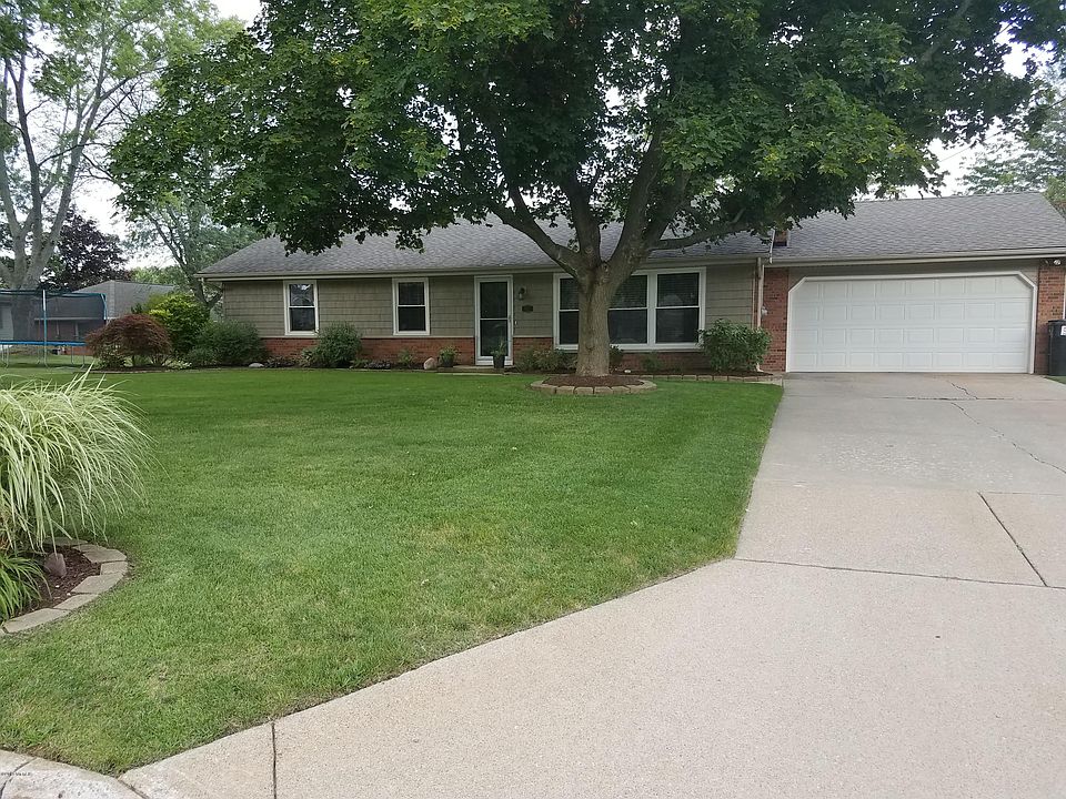 1st image of 7517 Woodcrest St