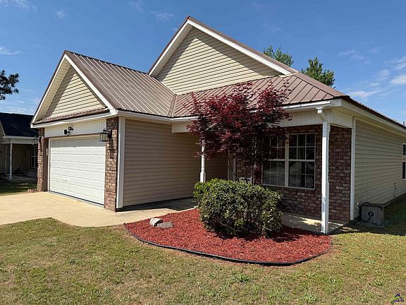 3rd image of 338 Hidden Creek Cir