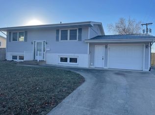 3107 1st Ave SW, Cedar Rapids, IA 52404