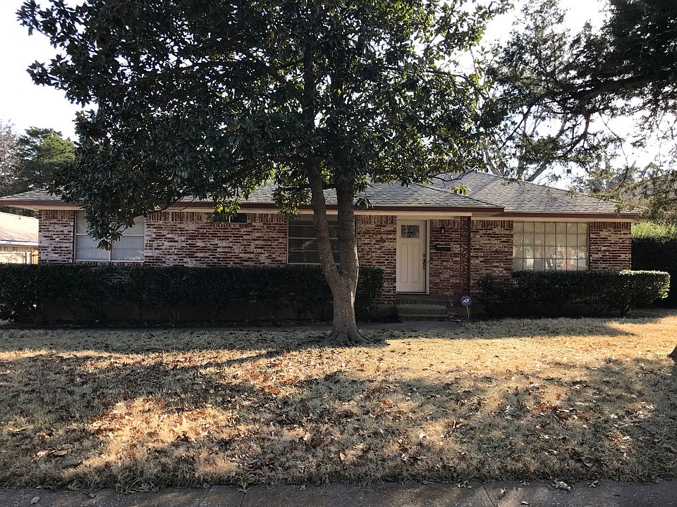 Nice curb Appeal