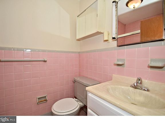 5th image of 725 Belair Cir