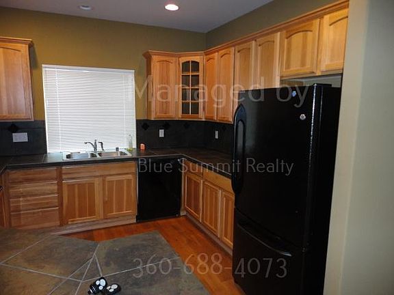 2nd image of 8715 Oslo Ln NE