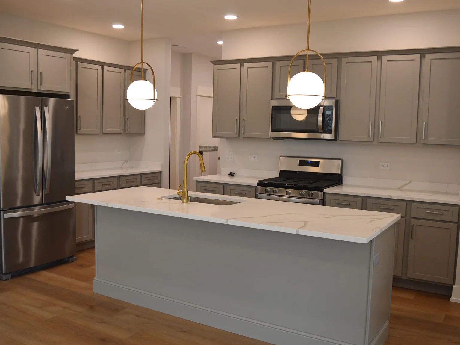 2 bed, 1436 sqft, $1,895 — Photo 3