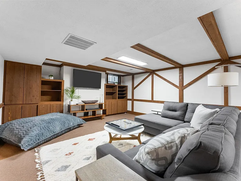990 W Parkhill Dr — Photo 78