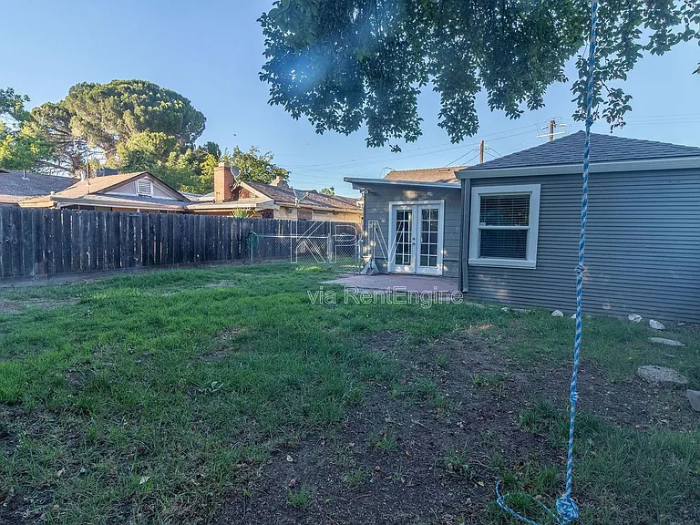 1421 Buena Vista Ave — Photo 21