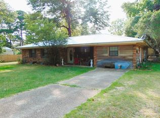 1055 Loom St, Wesson, MS 39191