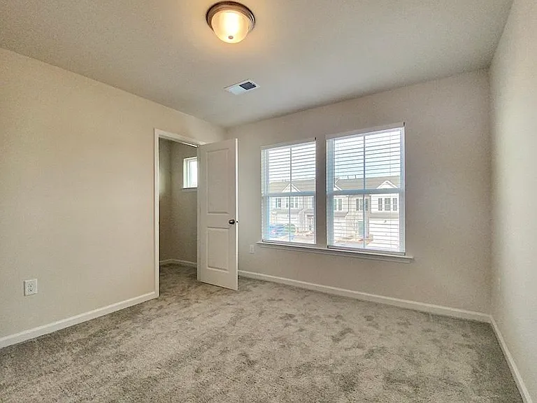 395 Glen Clova Dr — Photo 12