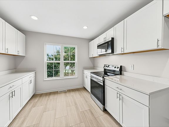 5th image of 3057 Camden Creek Dr