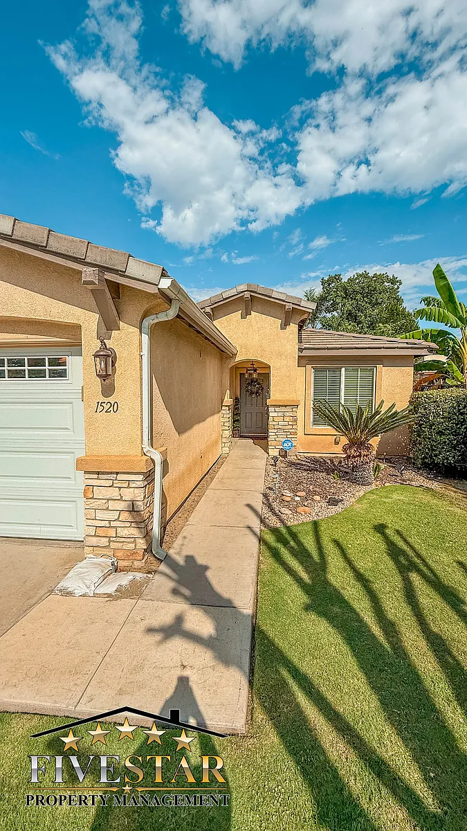 Building Photo - 1520 Silk Tree Ct