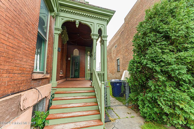 3rd image of 115 Mohawk Street