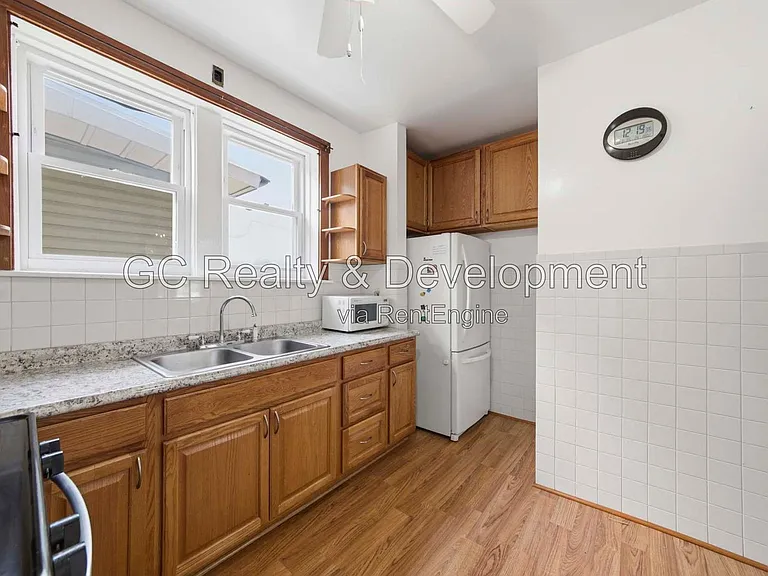 3938 N Lockwood Ave #1 — Photo 8