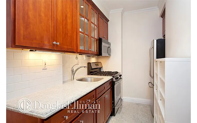 Sold by Douglas Elliman | media 20