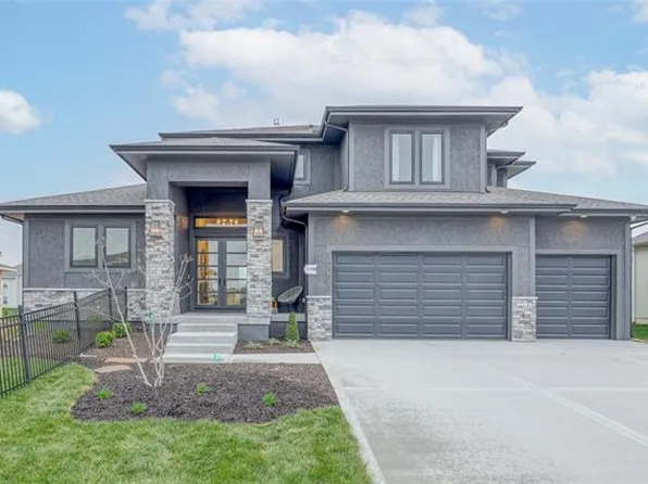 17186 S Hall St, Olathe, KS 66062