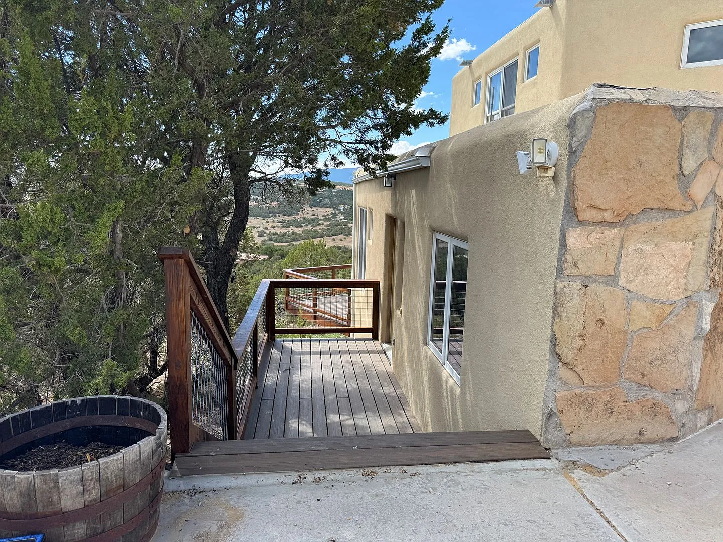 3 Bedroom, 3 Bathroom Home in Edgewood — Photo 4