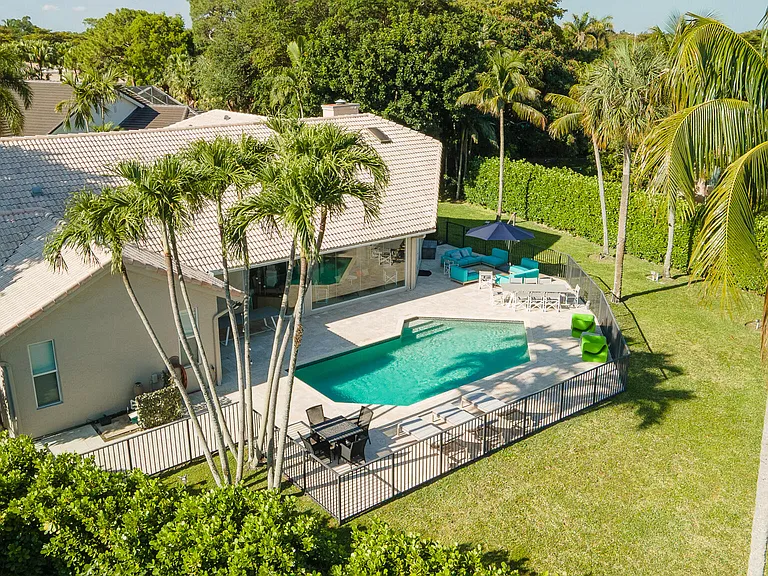 2245 SW 16th Pl — Photo 8