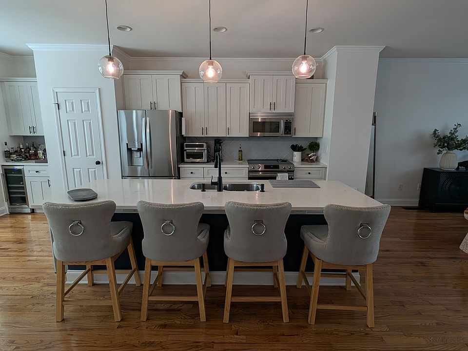 1st image of 323 Vannoy Park Lane Dr SE