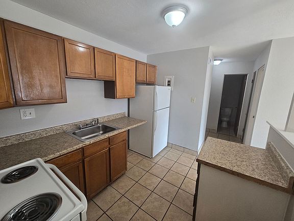 2nd image of 1726 Clemson Dr #201