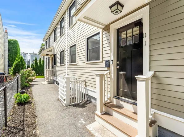 11 Eighth St #1, Cambridge, MA 02141