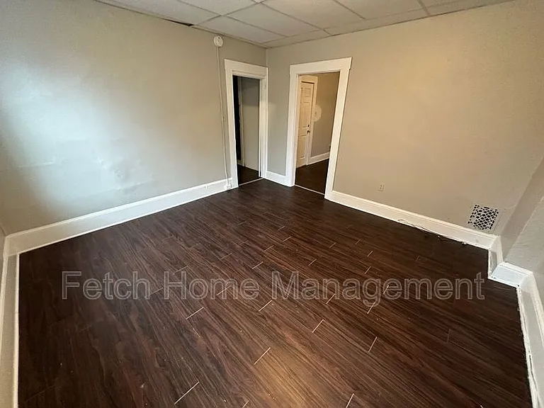 633 Manor St #2 — Photo 13