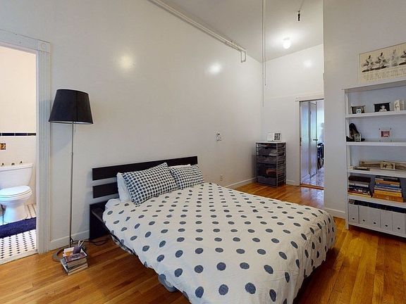 4th image of 28 E 126th St #2