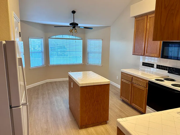 10337 N Baird Ave — Photo 8